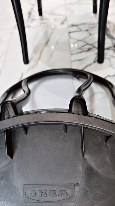 Komplet 4 krzesła IKEA koloru czarnego, cztery krzesła tworzywo