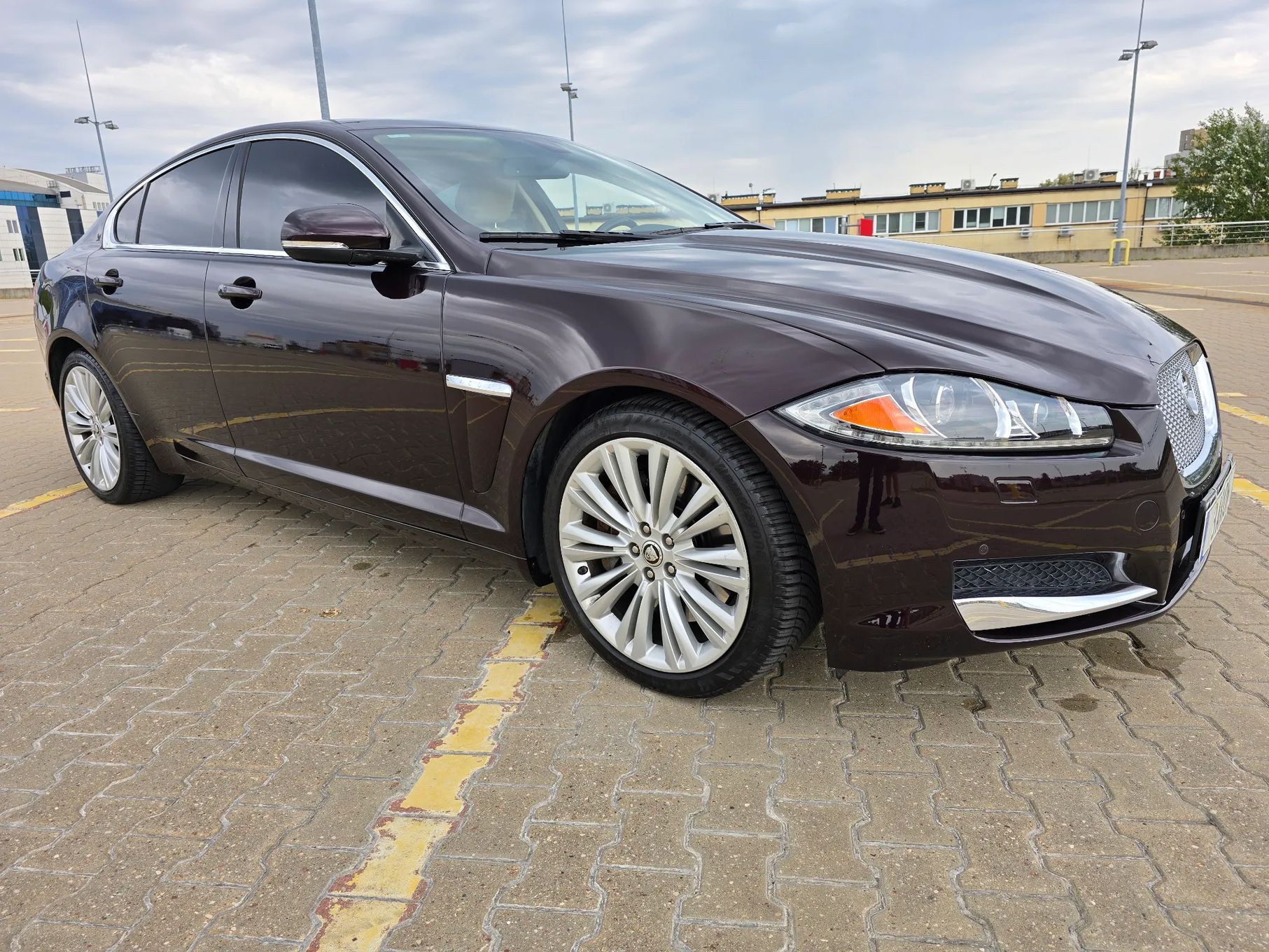 Jaguar XF XF Portfolio 5.0 V8 385 KM, zadbany, bogata wersja