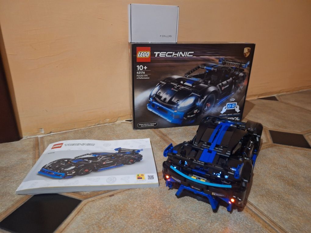 Продам lego technic 42176
