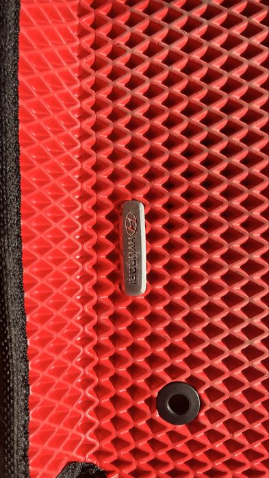 Продам коврики в Хюндай IX35