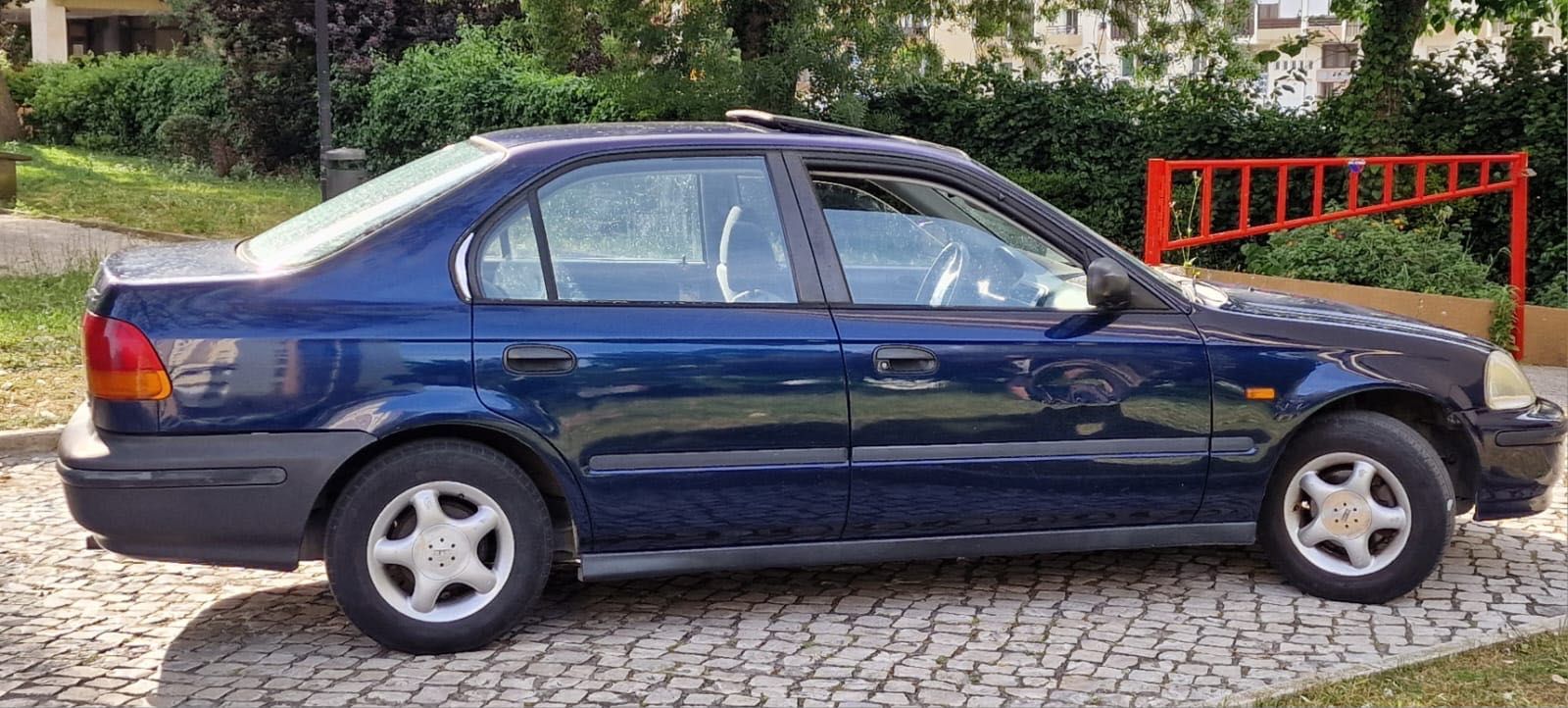 Vendo Honda Civic com 170.000 km reais