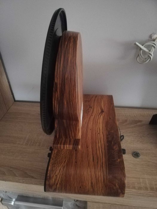 Gramofon w stylu retro