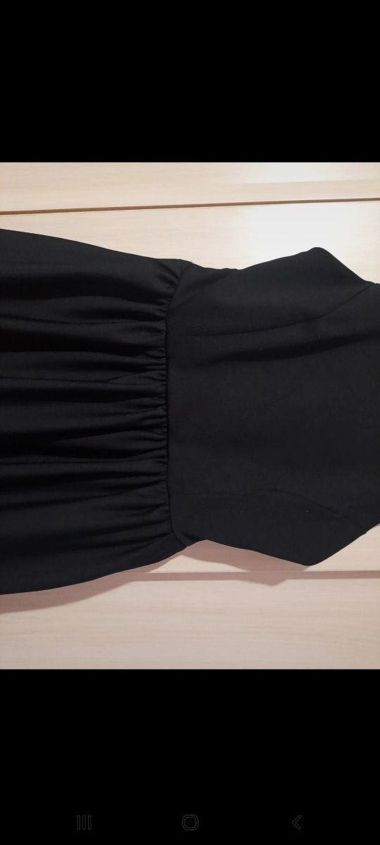 Sukienka czarna z odkrytymi plecami S