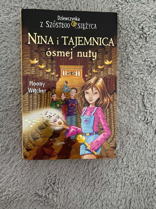 Książki ,,Dziewczyna z szóstego księżyca"