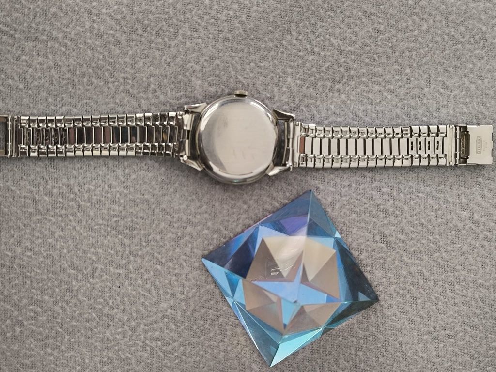 Relógio Omega Masculino com Pulseira Seiko Prata – Elegância e Estilo
