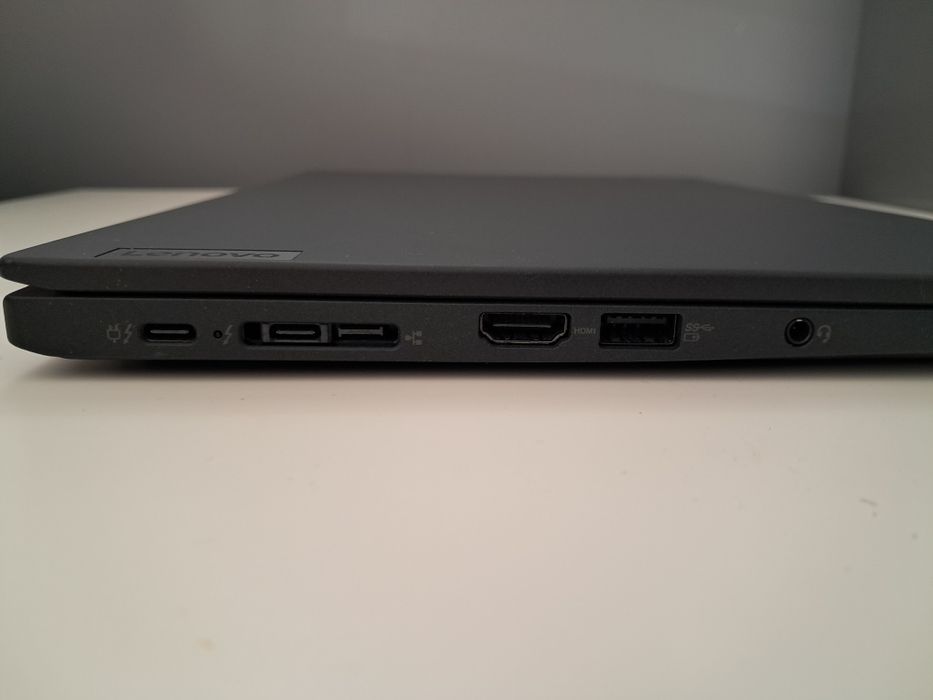 Lenovo ThinkPad T14s Gen 2 I7-1185G7 3.0GHz/ 32GB RAM/ 512GB ssd