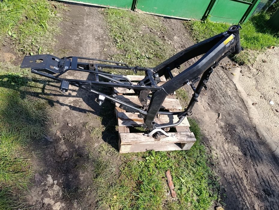 Rama z dokumentami Malaguti xtm 125 Aprilia SX papiery papierami A4