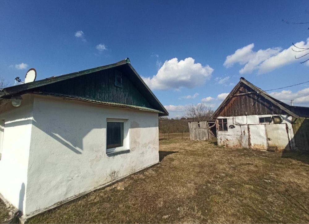 Будинок з ділянкою 9 км від м Золочів