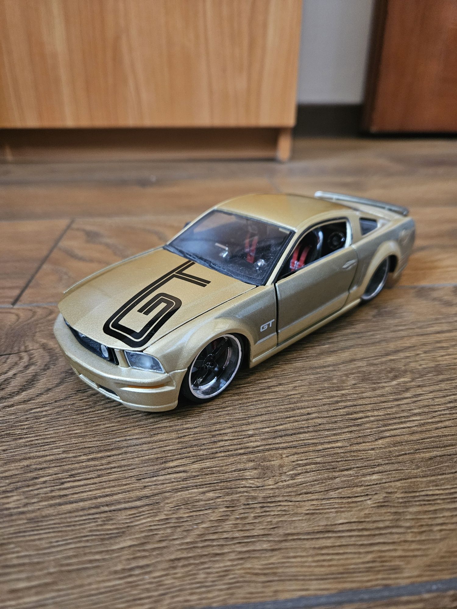 Maisto Ford Mustang w skali 1:24