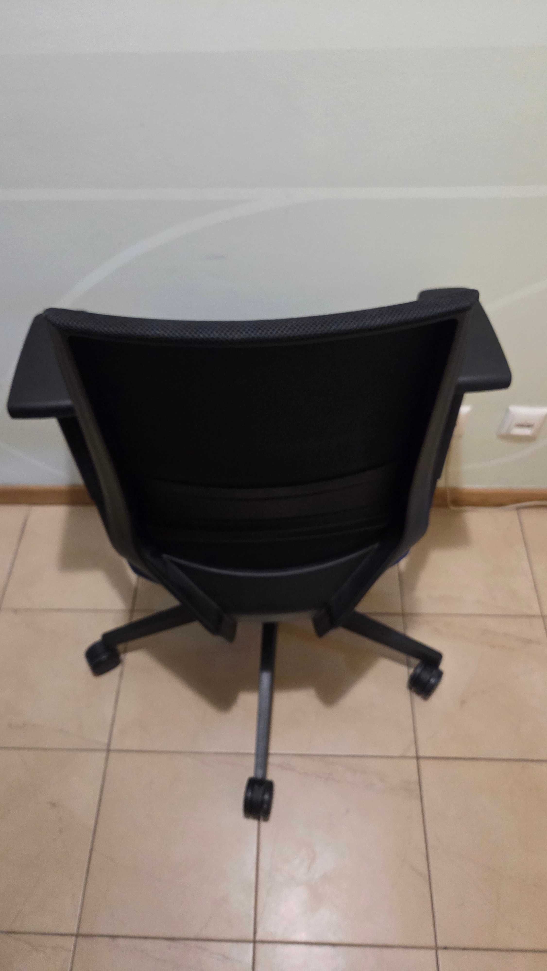 Krzesło fotel obrotowy biurowy Profim LightUp 250SL (nowy 1500zl)