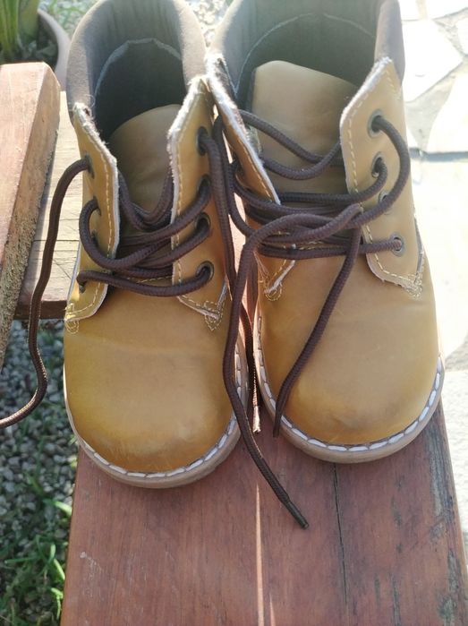 Botas tamanho 22