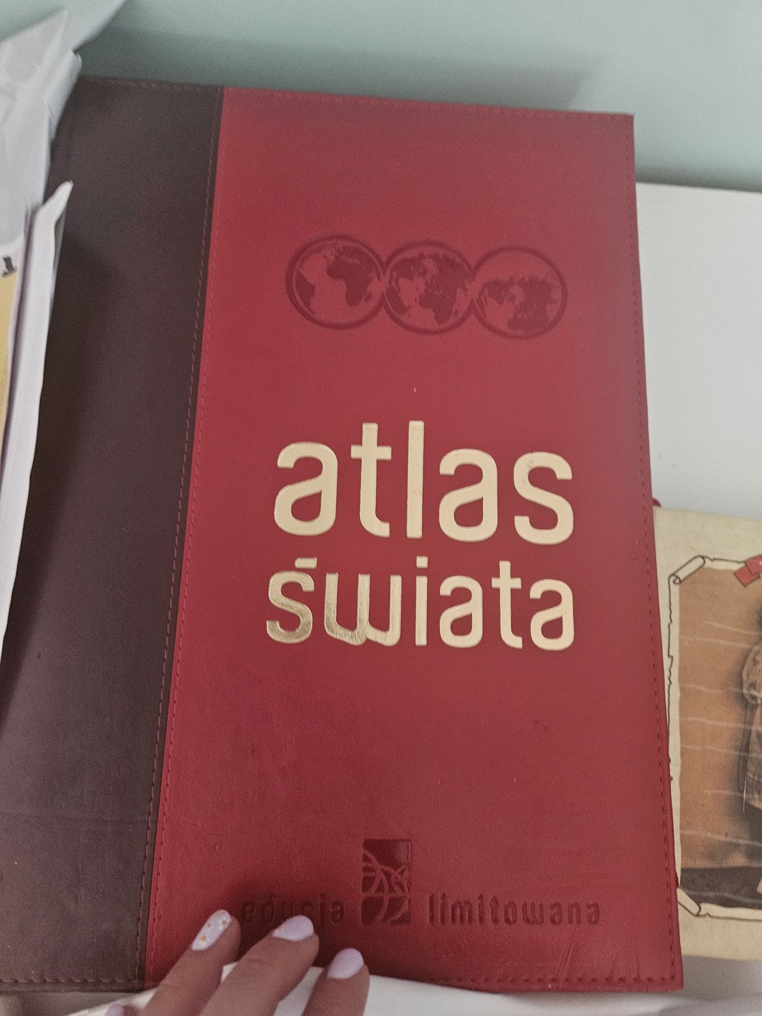 Atlas świata edycja limitowana i atlas geograficzny