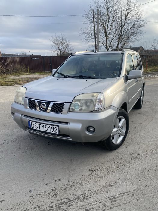 Продам в чудовому станi Nissan x-trail 2.2