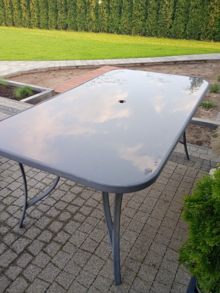 Stół i 4 krzesła