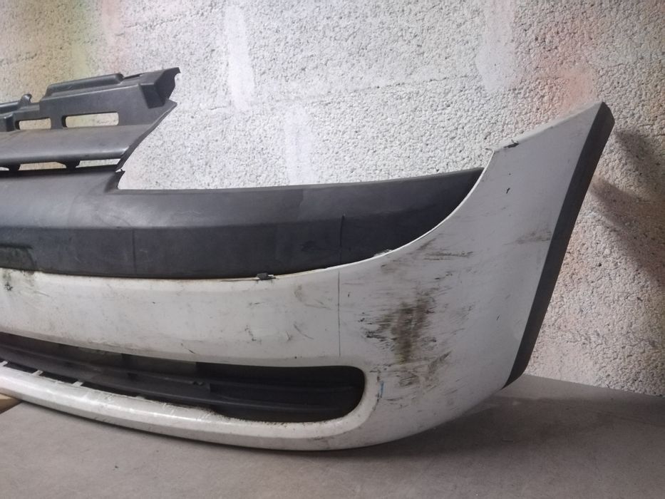 Vendo Para-choque de frente Opel corsa B ano 2000 /02
