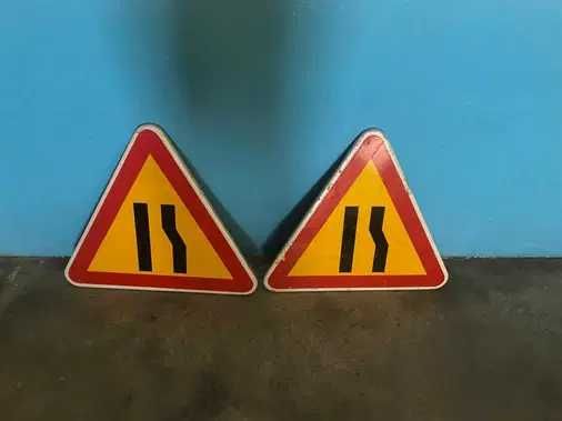 Vendo 2 placas de sinalização em ótimo estado! 15 euros cada placa!