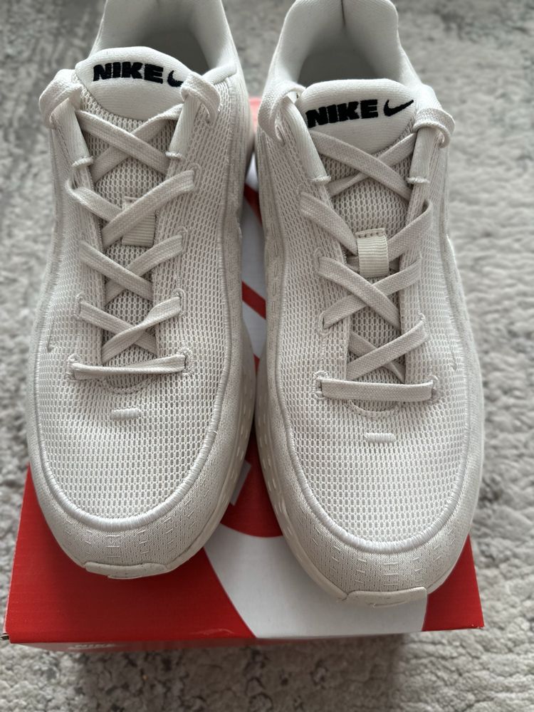 Кросівки чоловічі Nike Uplift Sc бежеві 43 р.