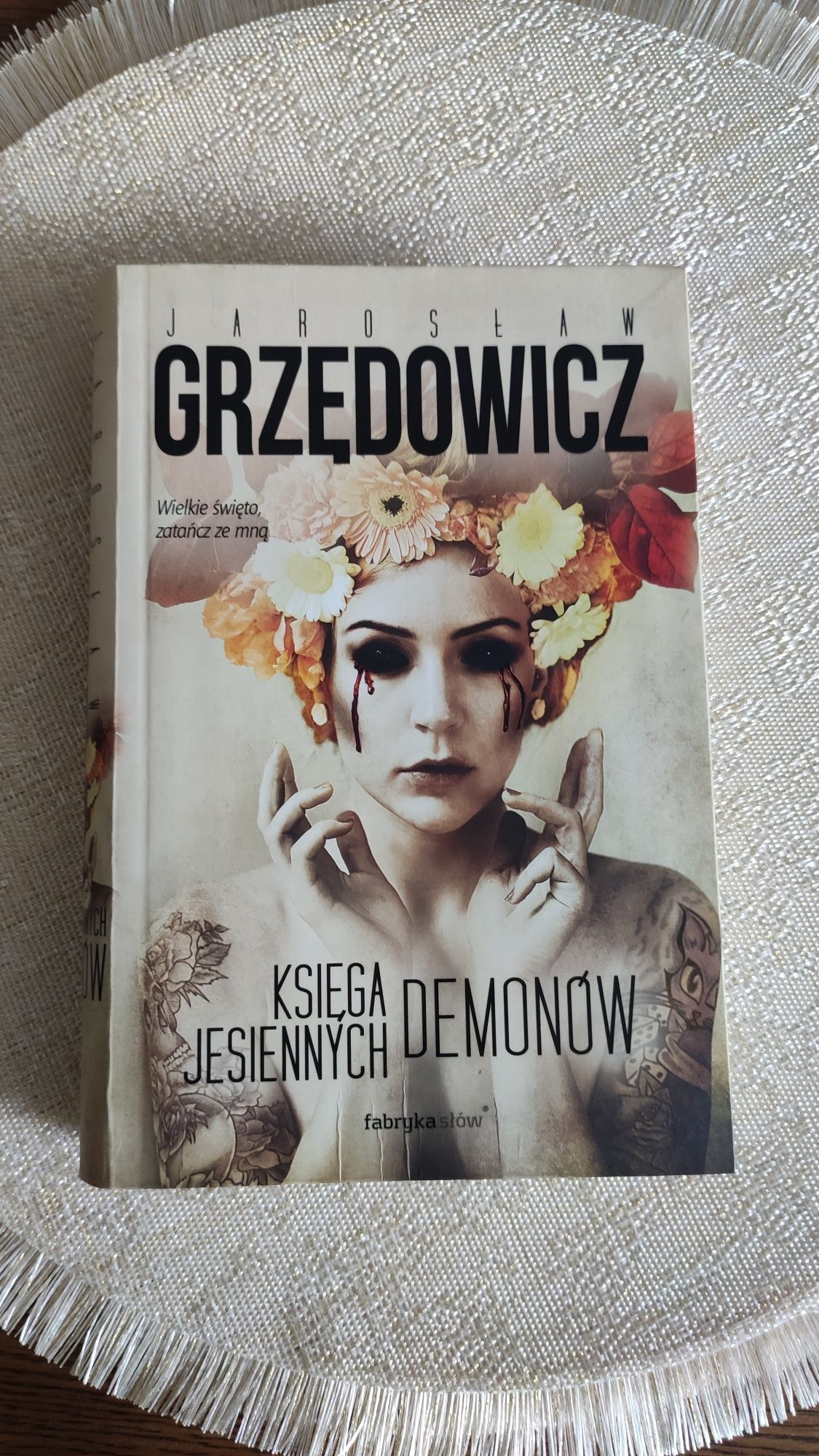 Księga jesiennych demonów Jarosław grzędowicz