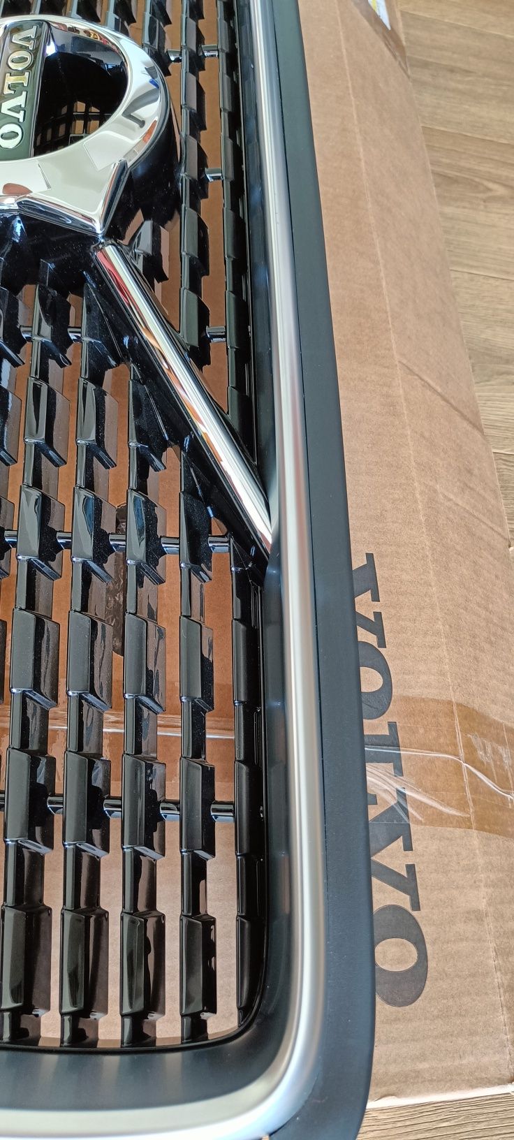 Grill Volvo XC90 R-design NOWY