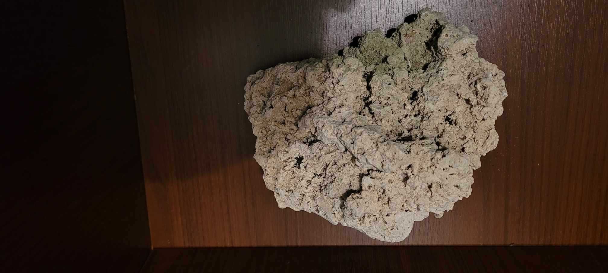 Sucha skała naturalna; 2,3 kg