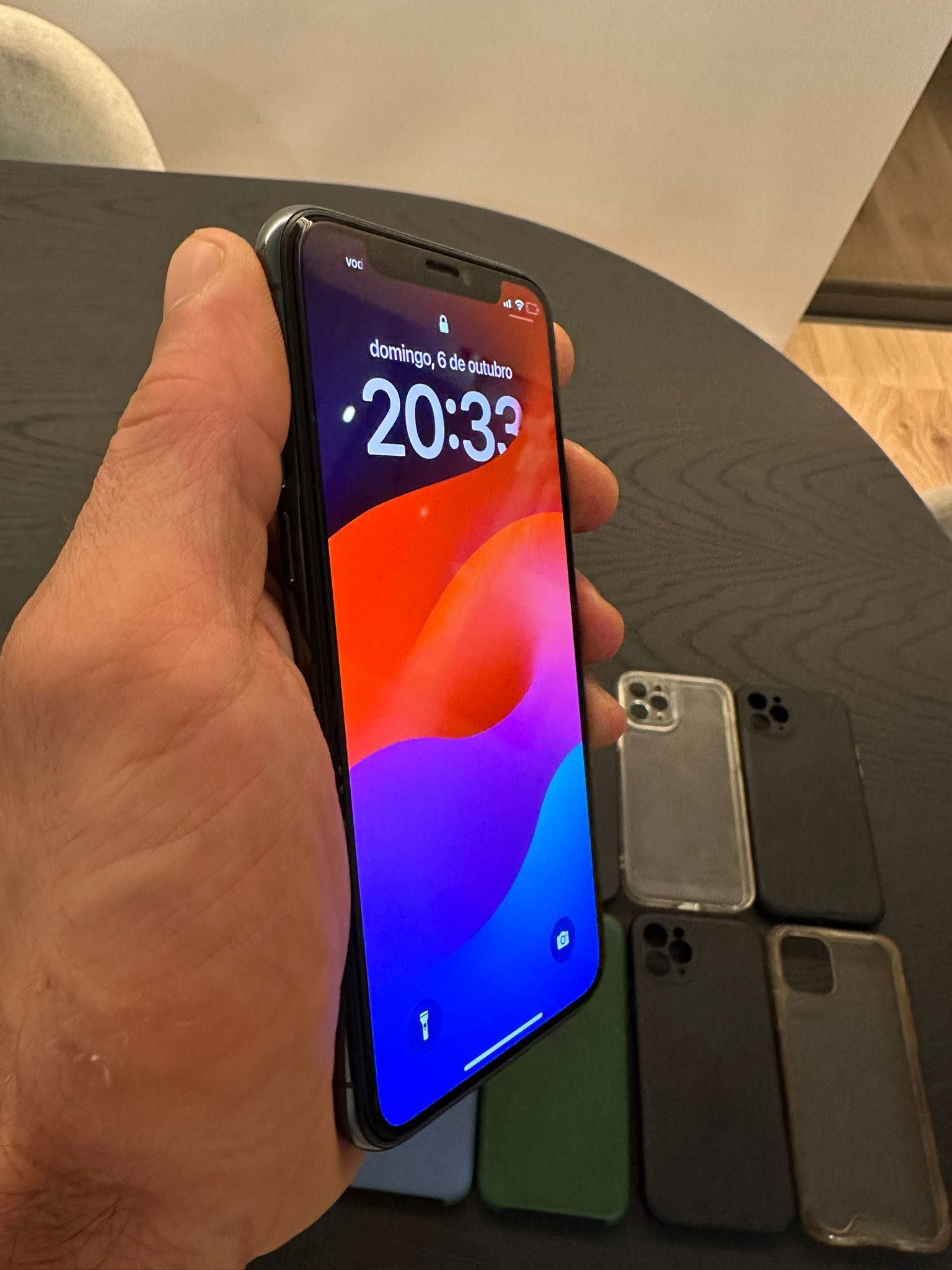 iPhone 11pro 64gb com capas