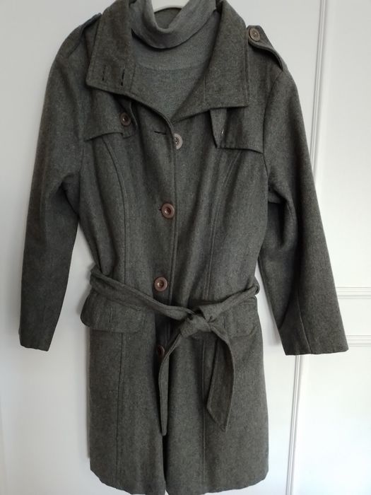 Casaco de fazenda cinzento em bom estado tamanho 44