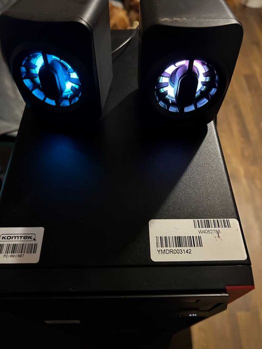 Komputer Biurowy Monitor Klawiatura mysz Głośniki