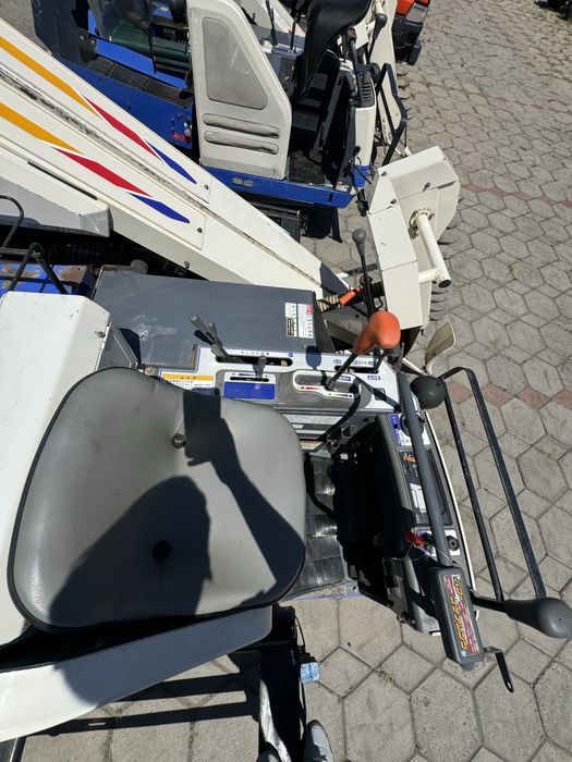 Iseki чеснокоуборщик лукоуборщик морковоуборщик