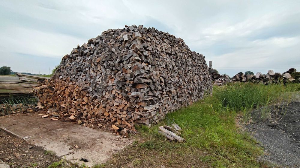 Drewno opałowe suche różne rodzaje