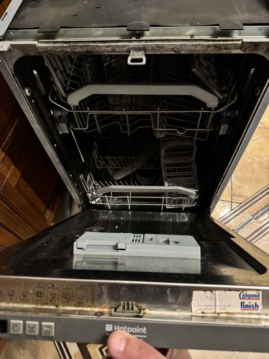 Посудомийка Ariston CIS LST 328