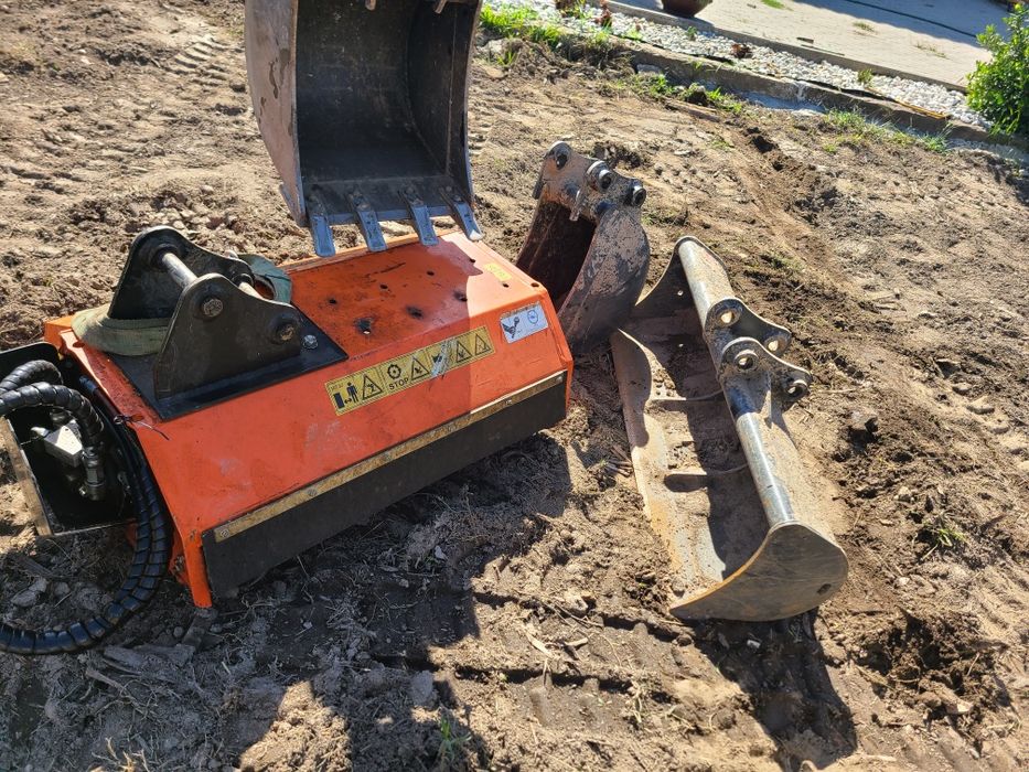 Trabalho mini giratoria de 3,5t 
Disponível 
Concelho Barcelos 
Espose