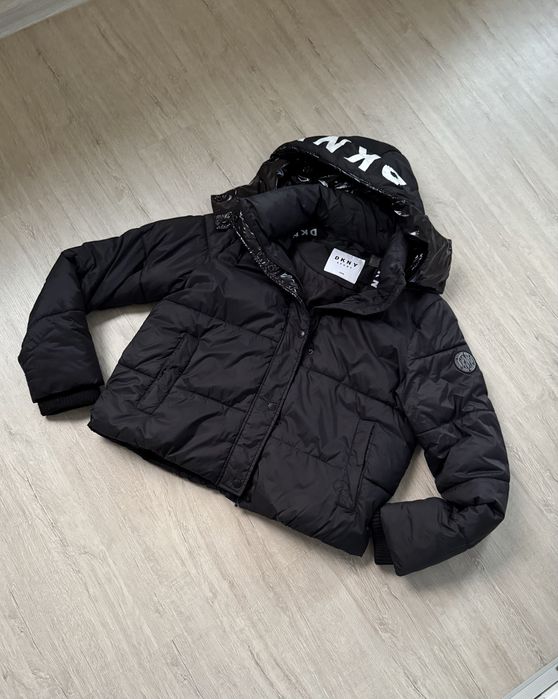 Пуховик DKNY американского бренда