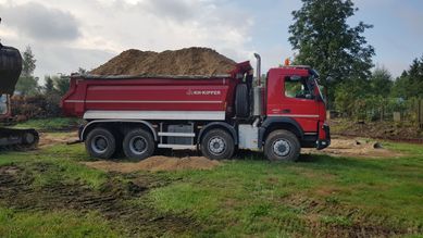 Czteroośka wywrotka wywóz ziemi gruzu transport kruszyw