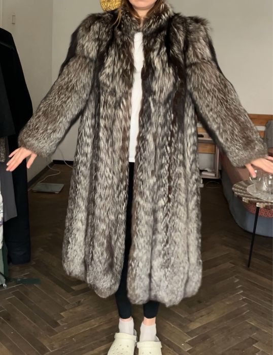 Продам натуральну шубу із чорнобурки