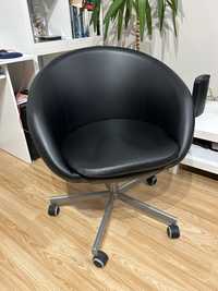 Krzeslo obrotowe IKEA SKRUVSTA