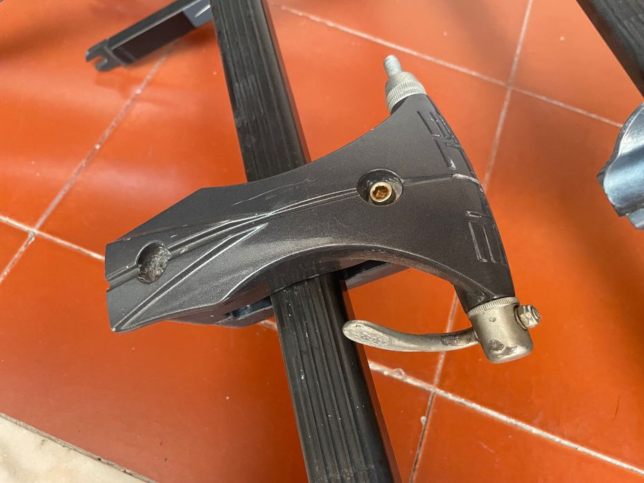 Barras Thule calha de água VW Golf MK1 com suportes bicicleta Elite