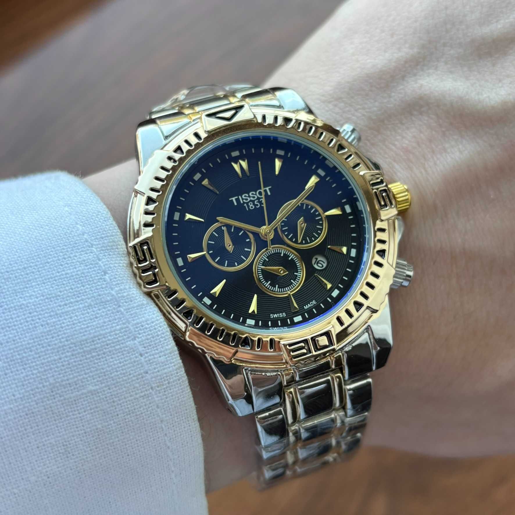 Чоловічий годинник Tissot на браслеті комбінованого кольору з датою