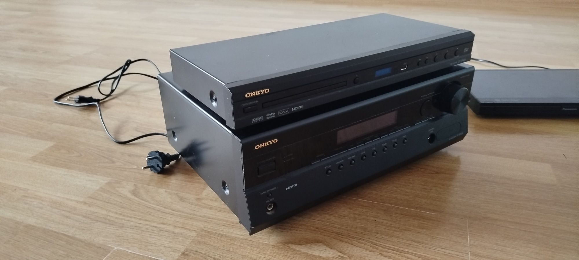 Odtwarzacz DVD ONKYO DV-SP406 Amplituner ONKYO TX-SR307 czarny