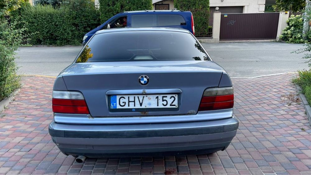 Bmw e36 1.8 avtomat на ходу