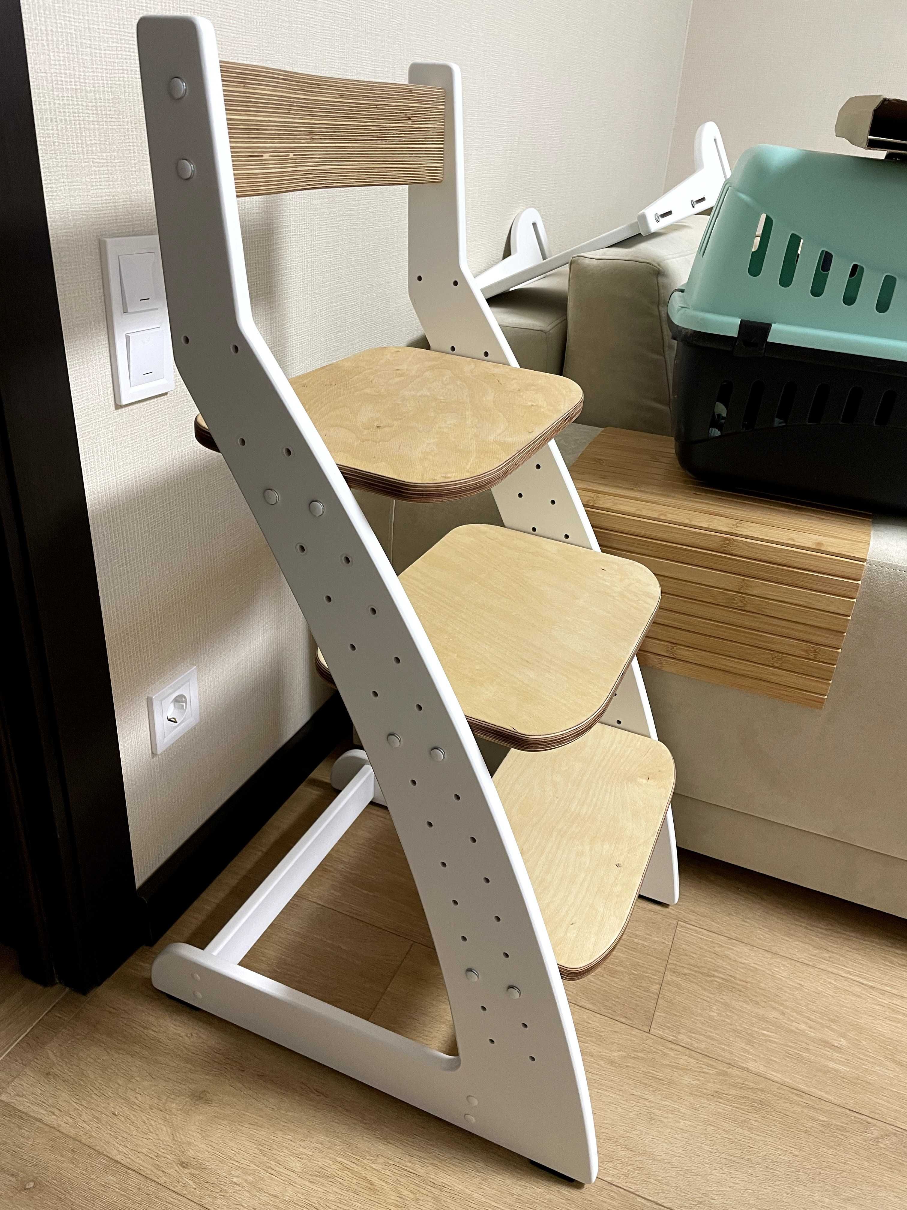 Дизайнерський напівбарний ростовий стілець для годування Монтесоррі