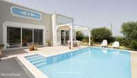 Moradia V3 com piscina, para venda em Estoi, Algarve