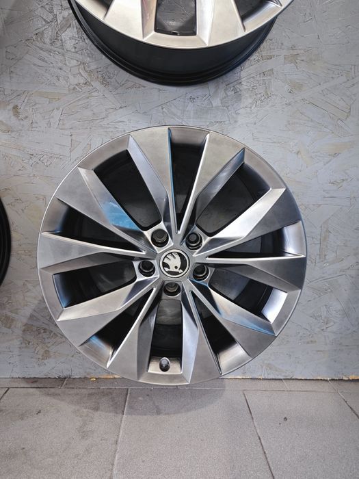 Felgi alu 5x112 18" Skoda Octavia Superb J8 ET44