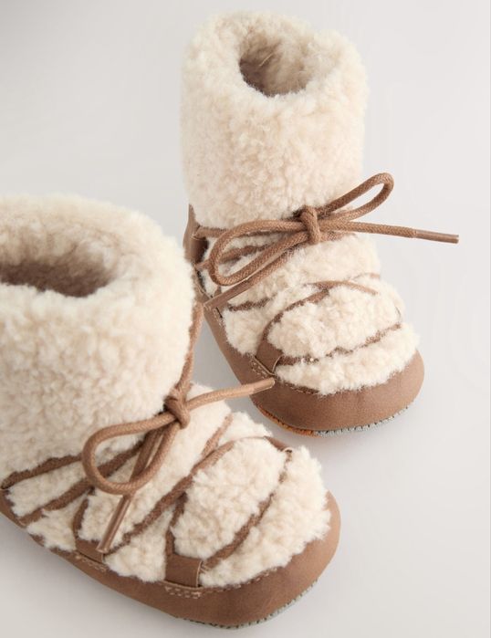 Теплі чоботи для немовляти