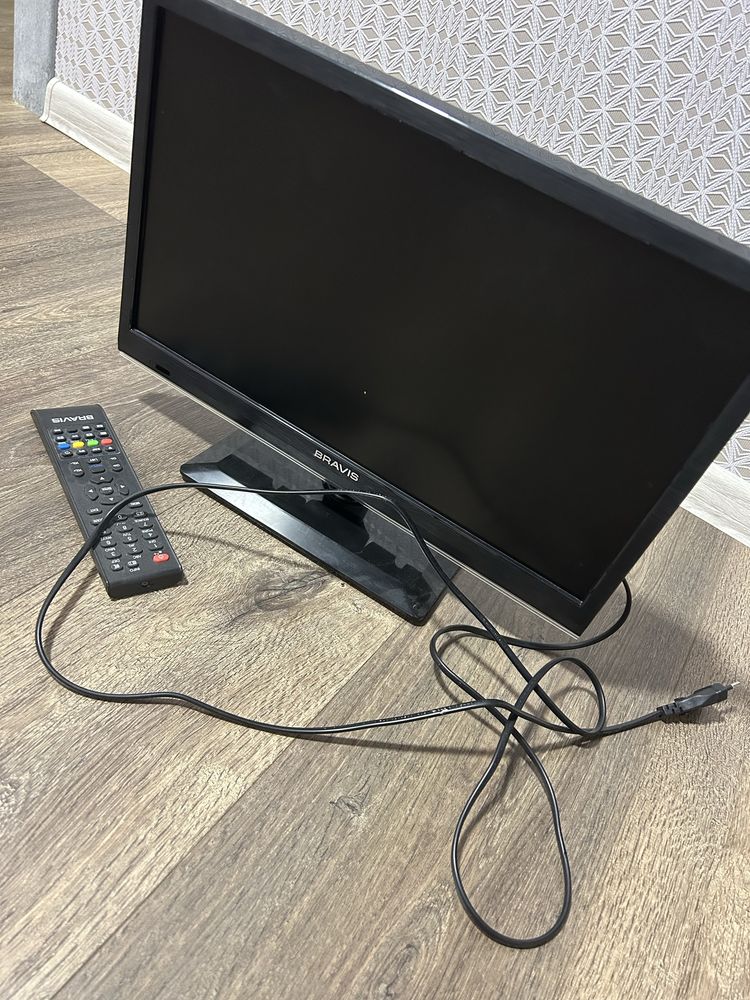 телевізоз Bravis led-19b1000b