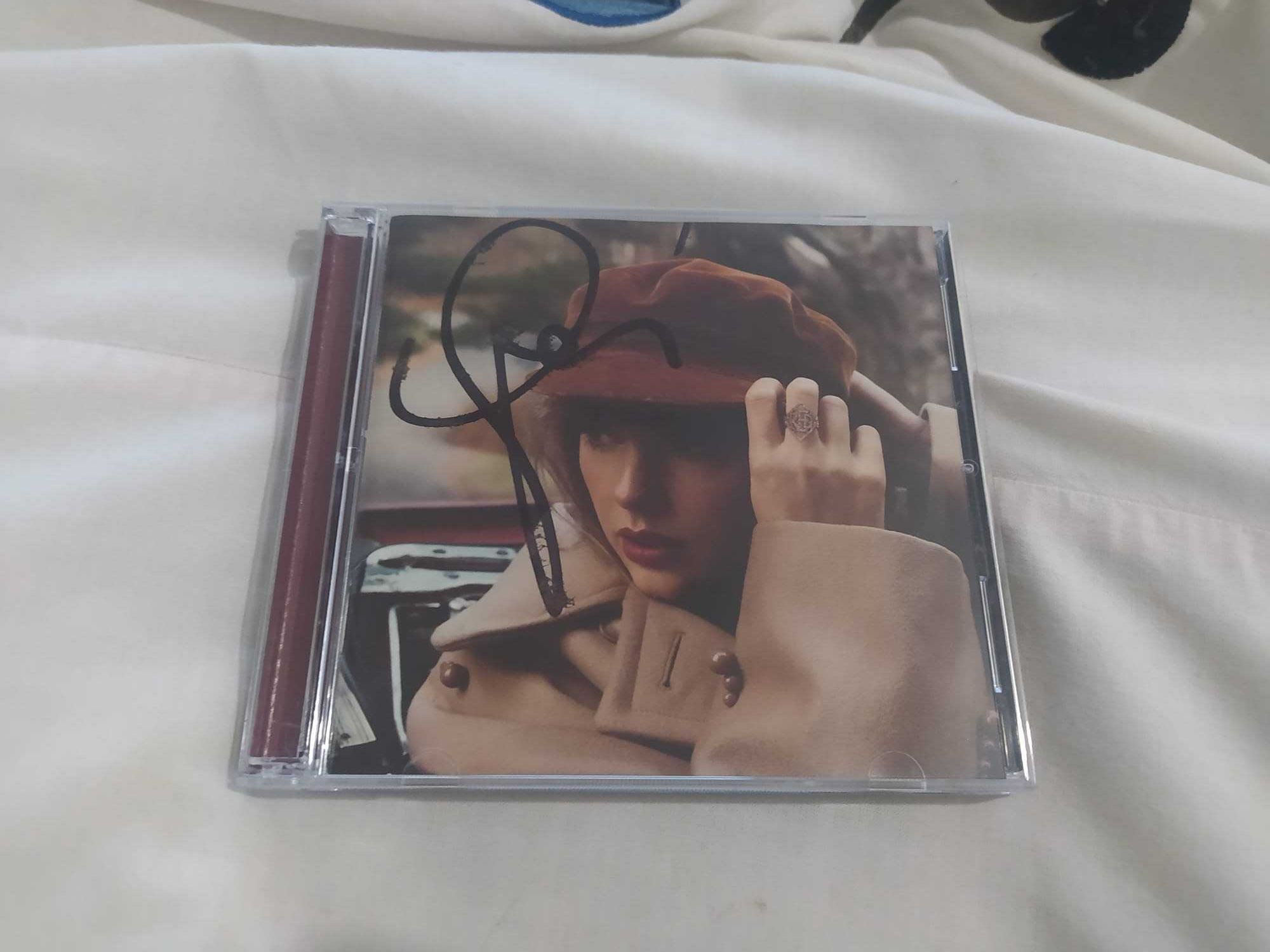 CD RED taylor swift autografado