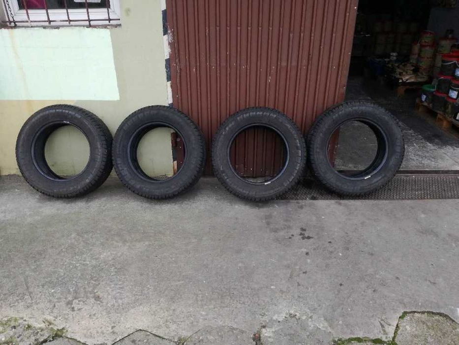 Opony zimowe/ Michelin Agilis 51/215/65/R16C