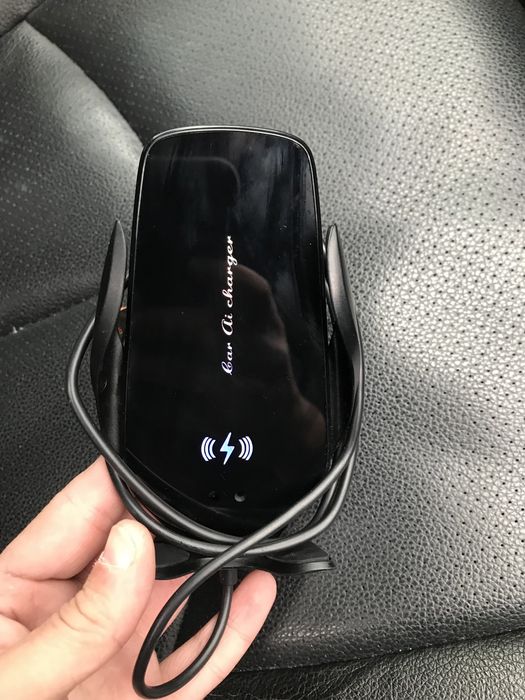 Автотримач з бездротовою зарядкою