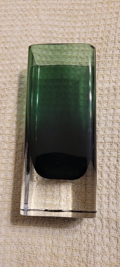 Szklany wazon wys.17 cm.