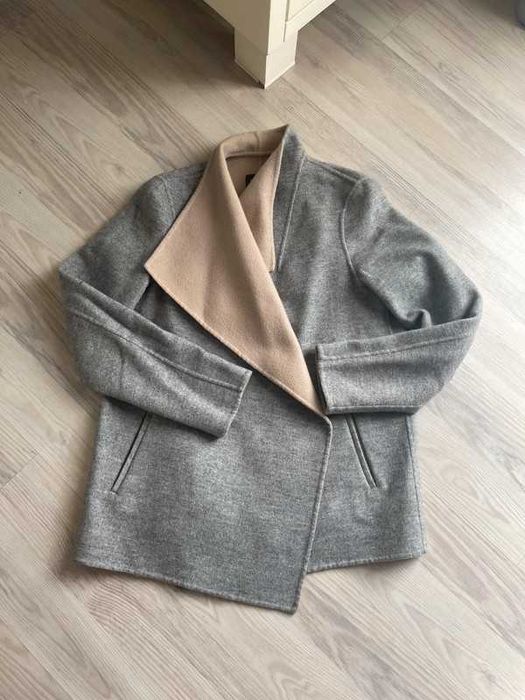 Wełniany płaszcz Massimo dutti