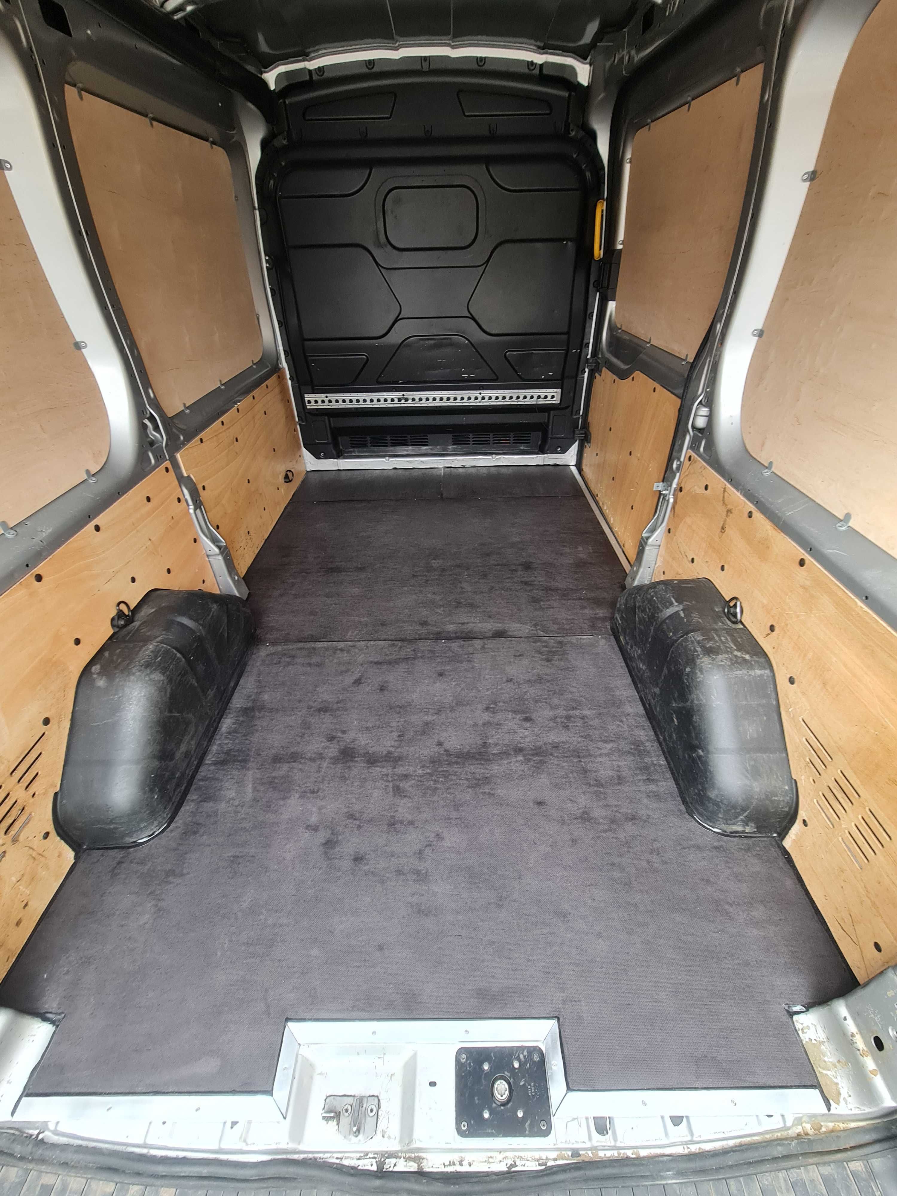 Zabudowa ze sklejki Ford Courier Connect Custom Transit Van